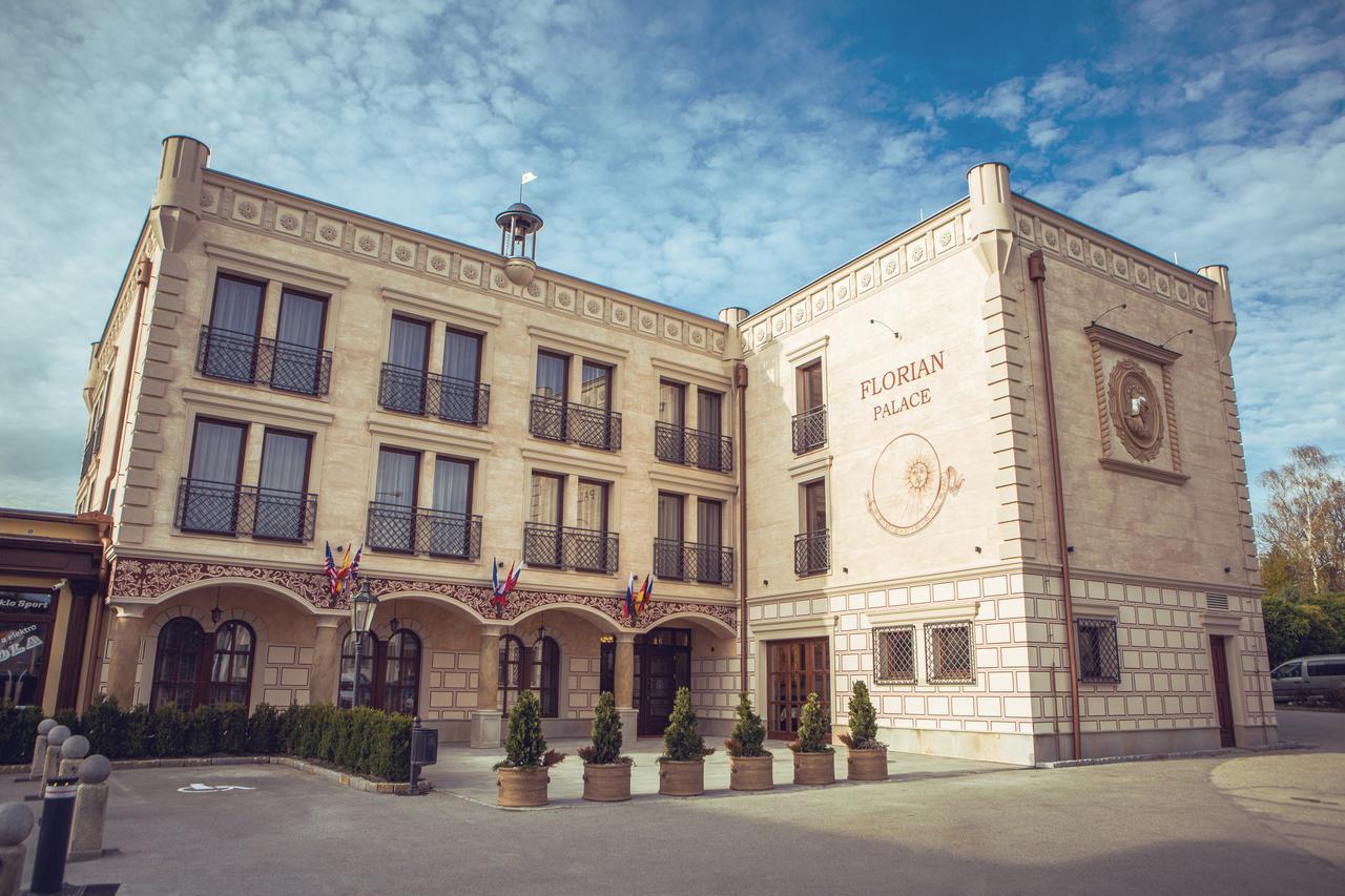ז'ינדריצ'וב הרדק Hotel Florian Palace מראה חיצוני תמונה